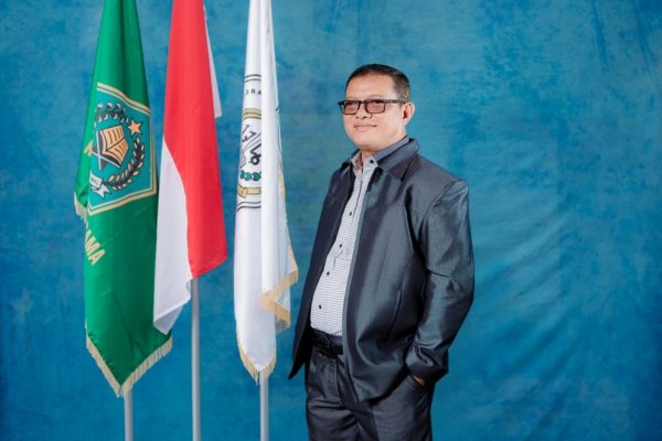 Ahmad Gumrowi, S.Pd., M.P.Fis.